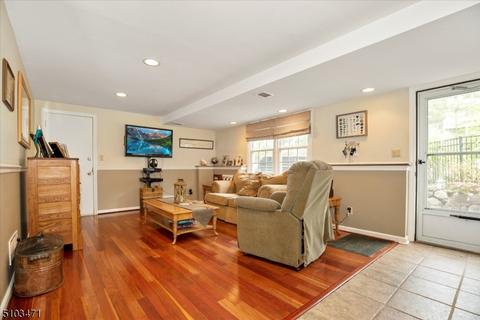 60 Kathleen Ct, Wayne, NJ 07470 photo 13