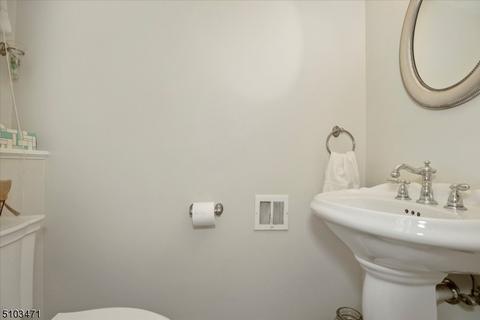 60 Kathleen Ct, Wayne, NJ 07470 photo 16