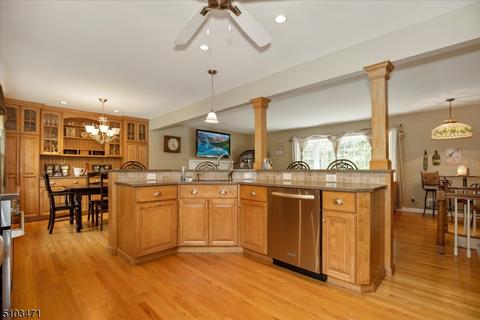 60 Kathleen Ct, Wayne, NJ 07470 photo 10