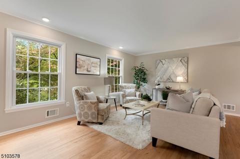 28 Drake Rd, Mendham, NJ 07945 photo 4