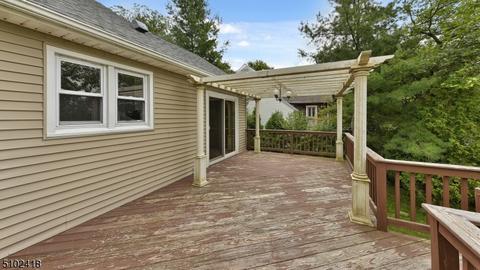 35 Lake Dr E, Wayne, NJ 07470 photo 23