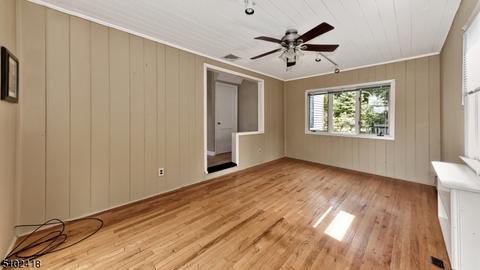 35 Lake Dr E, Wayne, NJ 07470 photo 11