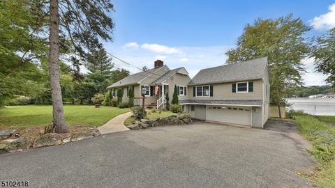 35 Lake Dr E, Wayne, NJ 07470 photo 3