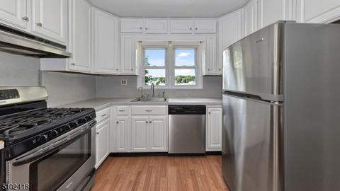 35 Lake Dr E, Wayne, NJ 07470 photo 9