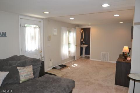 101 W Munson Ave, Dover, NJ 07801 photo 4