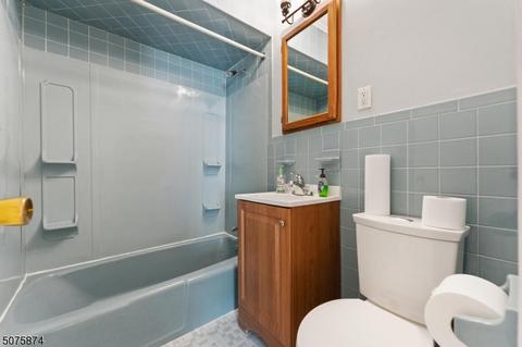 21 Blake Dr, Clark, NJ 07066 photo 10
