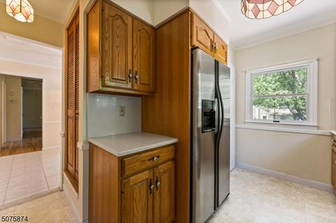 21 Blake Dr, Clark, NJ 07066 photo 6