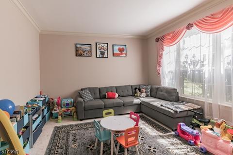 18 Langdale Rd, Wayne, NJ 07470 photo 5