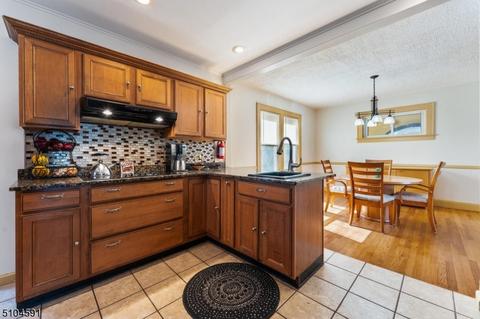 1230 Lansdowne Ter, Plainfield, NJ 07062 photo 8