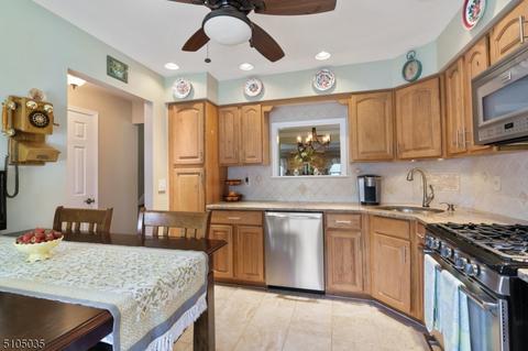 1008 Wetherburn Ct, Flemington, NJ 08822 photo 6