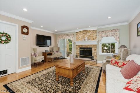 1008 Wetherburn Ct, Flemington, NJ 08822 photo 11