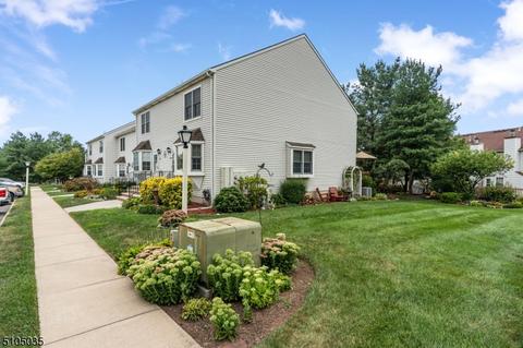 1008 Wetherburn Ct, Flemington, NJ 08822 photo 2