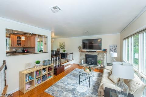 22 Schuyler Rd, Wayne, NJ 07470 photo 3