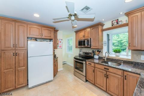 22 Schuyler Rd, Wayne, NJ 07470 photo 8