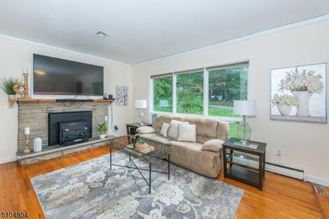 22 Schuyler Rd, Wayne, NJ 07470 photo 4