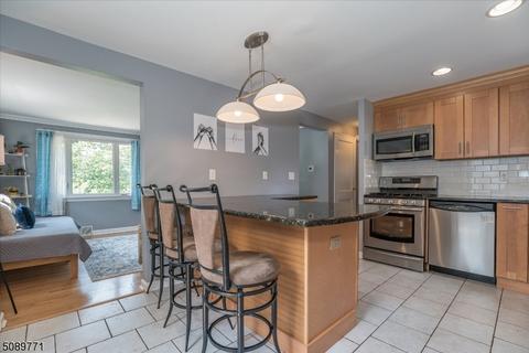 30 Edison Dr, Summit, NJ 07901 photo 4