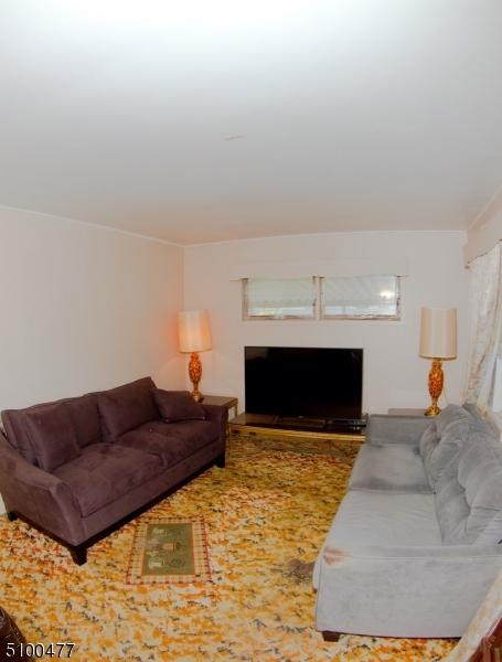 16 Kyle Dr, Dover, NJ 07801 photo 5