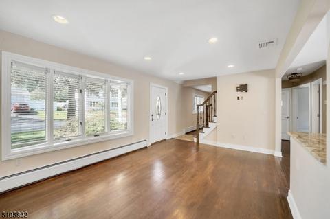 62 Pinecrest Ter, Wayne, NJ 07470 photo 5