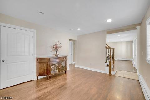 62 Pinecrest Ter, Wayne, NJ 07470 photo 6