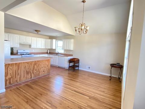 20 E Chrystal St, Dover, NJ 07801 photo 5