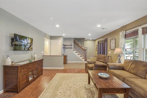 5 Hillside Ave, Clark, NJ 07066 photo 4