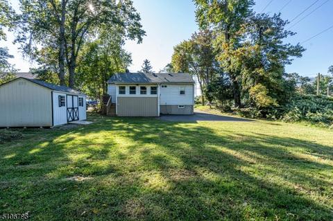 596 Mountain View Ter, Middlesex, NJ 08846 photo 7
