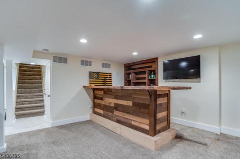 596 Mountain View Ter, Middlesex, NJ 08846 photo 30