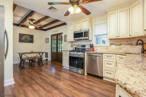 596 Mountain View Ter, Middlesex, NJ 08846 photo 25