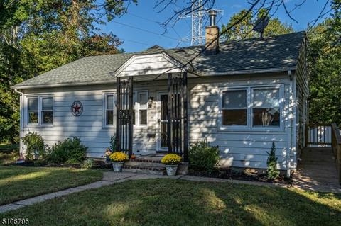 596 Mountain View Ter, Middlesex, NJ 08846 photo 5