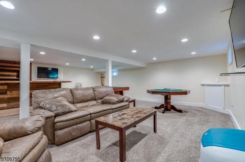 596 Mountain View Ter, Middlesex, NJ 08846 photo 35