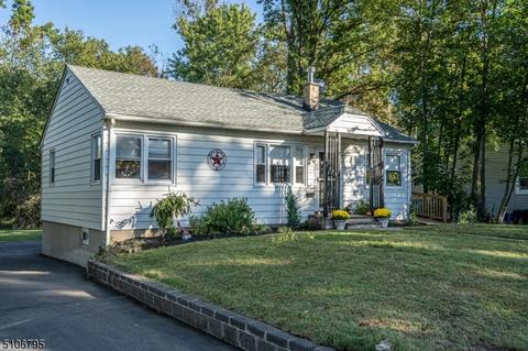 596 Mountain View Ter, Middlesex, NJ 08846 photo 2