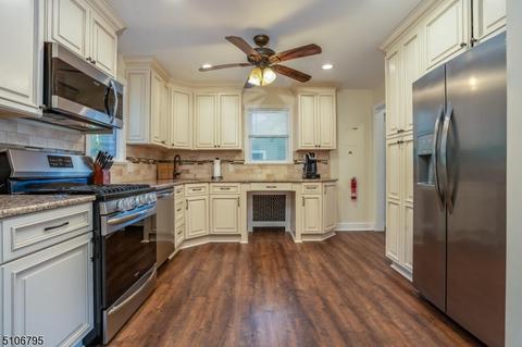 596 Mountain View Ter, Middlesex, NJ 08846 photo 24