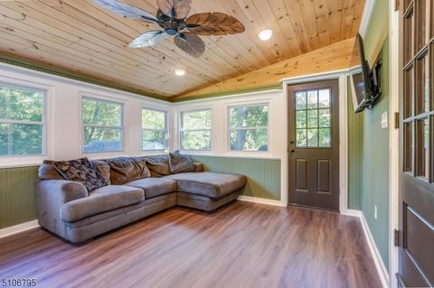 596 Mountain View Ter, Middlesex, NJ 08846 photo 28