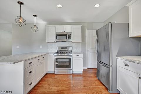 6 Glen Gary Rd, Middlesex, NJ 08846 photo 2