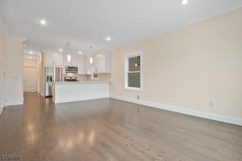 106 Patterson St, Harrison, NJ 07029 photo 2