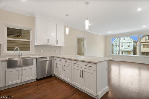 106 Patterson St, Harrison, NJ 07029 photo 6