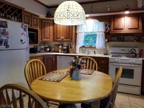 412 La Monte Ave, Bound Brook, NJ 08805 photo 4