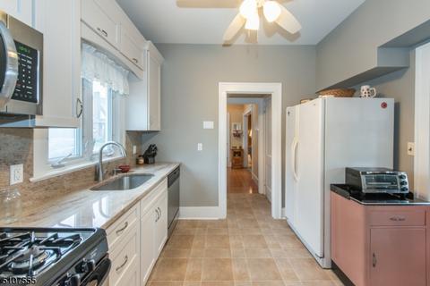 16 Walnut St, Dover, NJ 07801 photo 9