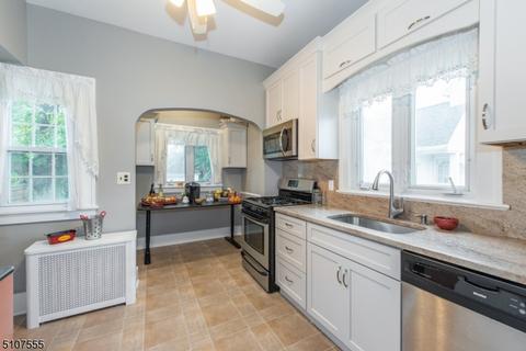 16 Walnut St, Dover, NJ 07801 photo 7