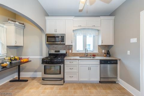 16 Walnut St, Dover, NJ 07801 photo 6
