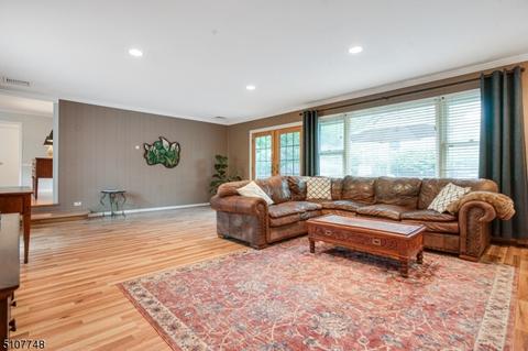 29 Decker St, Basking Ridge, NJ 07920 photo 4