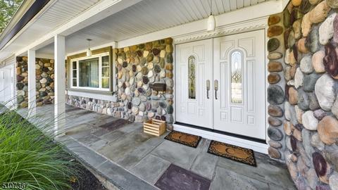 115 Tall Oaks Dr, Wayne, NJ 07470 photo 2