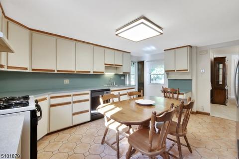 370 Milltown Rd, Springfield, NJ 07081 photo 9