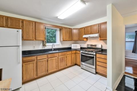 26 Harrison St, Dover, NJ 07801 photo 4