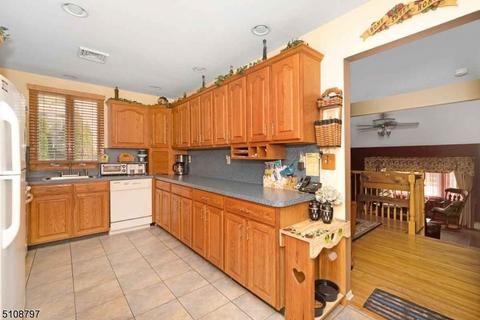 85 Louis Ave, Middlesex, NJ 08846 photo 11