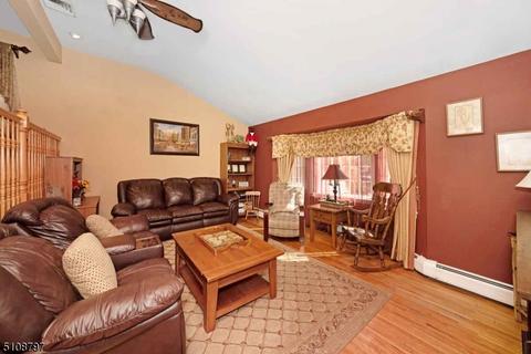 85 Louis Ave, Middlesex, NJ 08846 photo 15