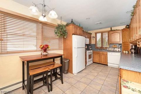 85 Louis Ave, Middlesex, NJ 08846 photo 9