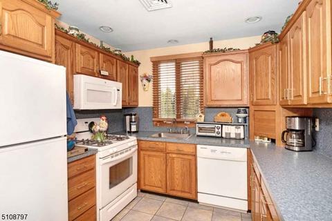 85 Louis Ave, Middlesex, NJ 08846 photo 10