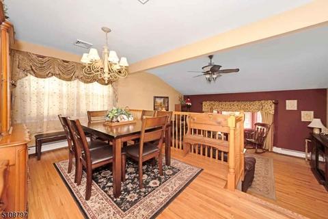 85 Louis Ave, Middlesex, NJ 08846 photo 13