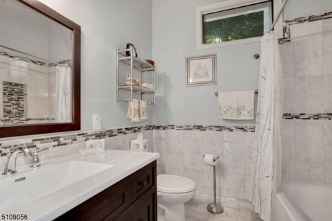 8 Clinton Ave, Edison, NJ 08820 photo 21